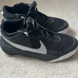Nike Hustle Basketball Sneakers